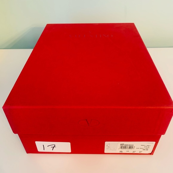 Women's Gray Valentino Garavani Tango Suede Pumps - Picture 5 of 9